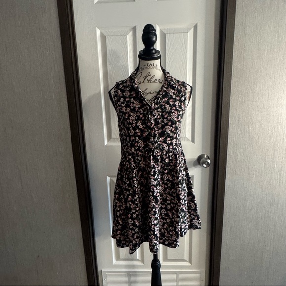 Floral Sleeveless Dress - Picture 1 of 12